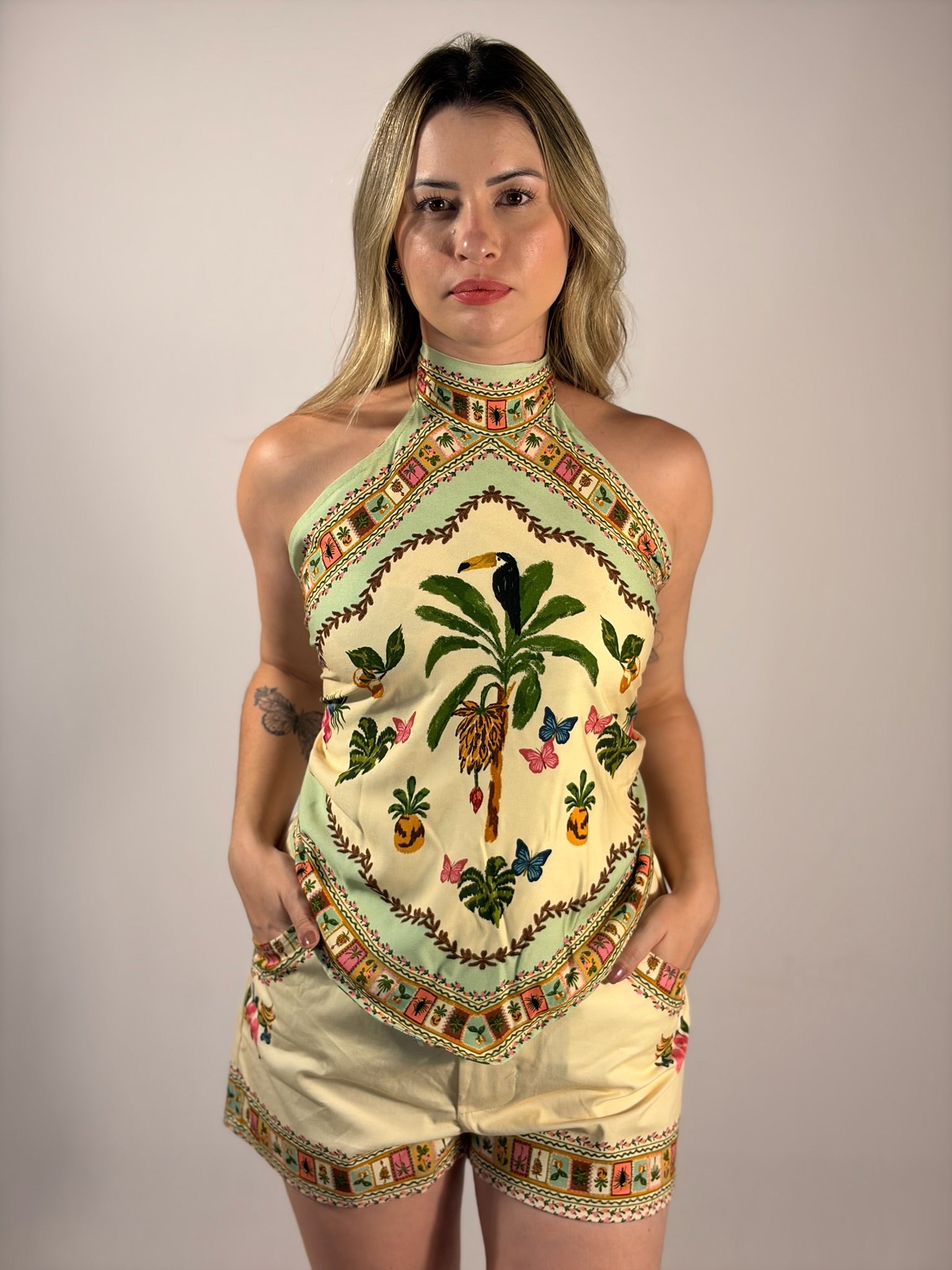 Blusa Floral Frente e Verso - Até logo, verão!