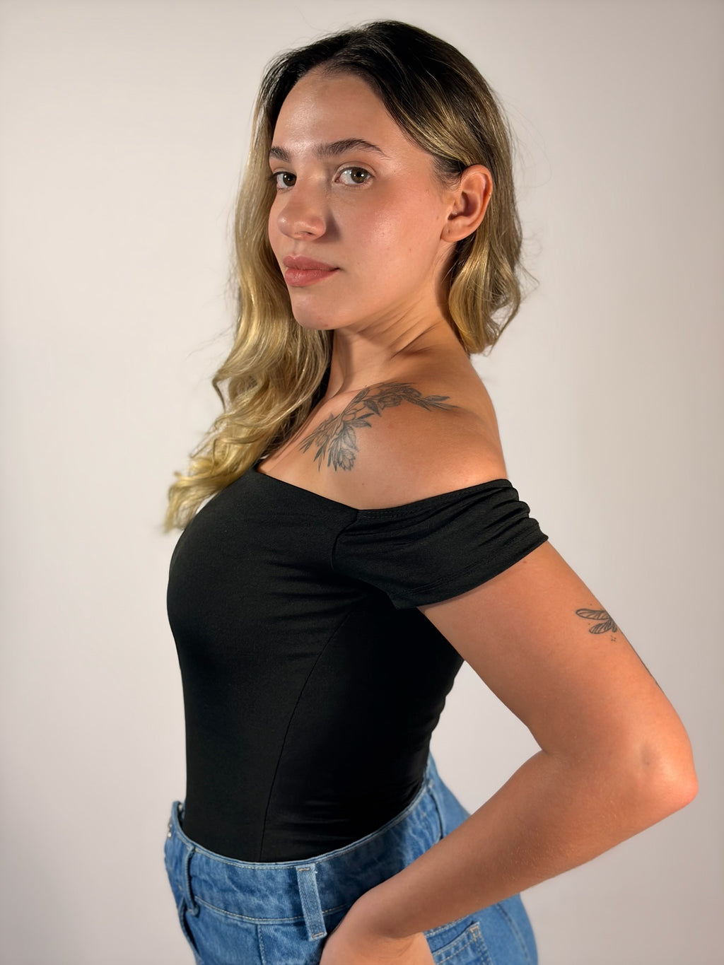 Blusa ombro a ombro Preta  - Linha Basic