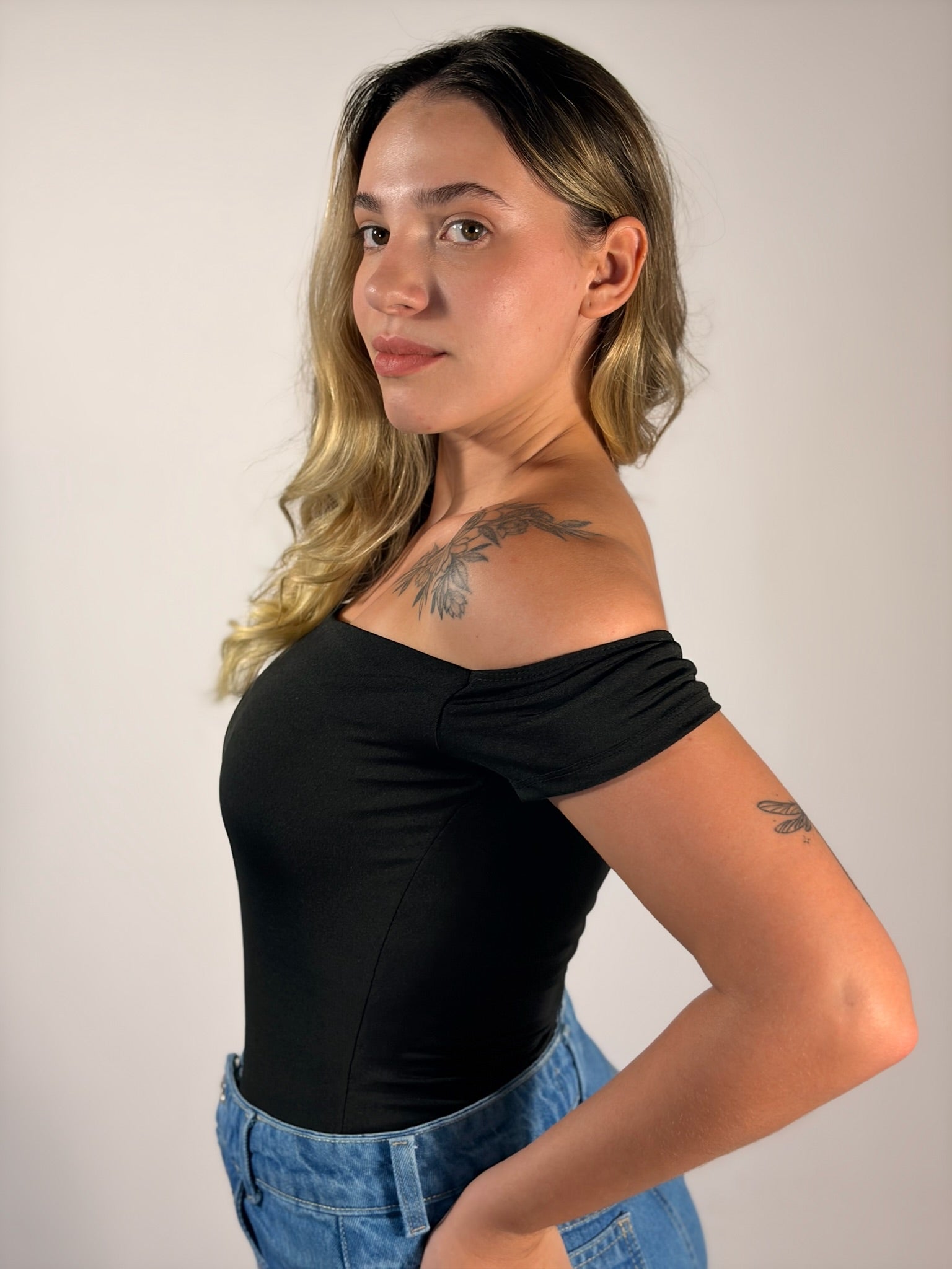 Blusa ombro a ombro Preta  - Linha Basic